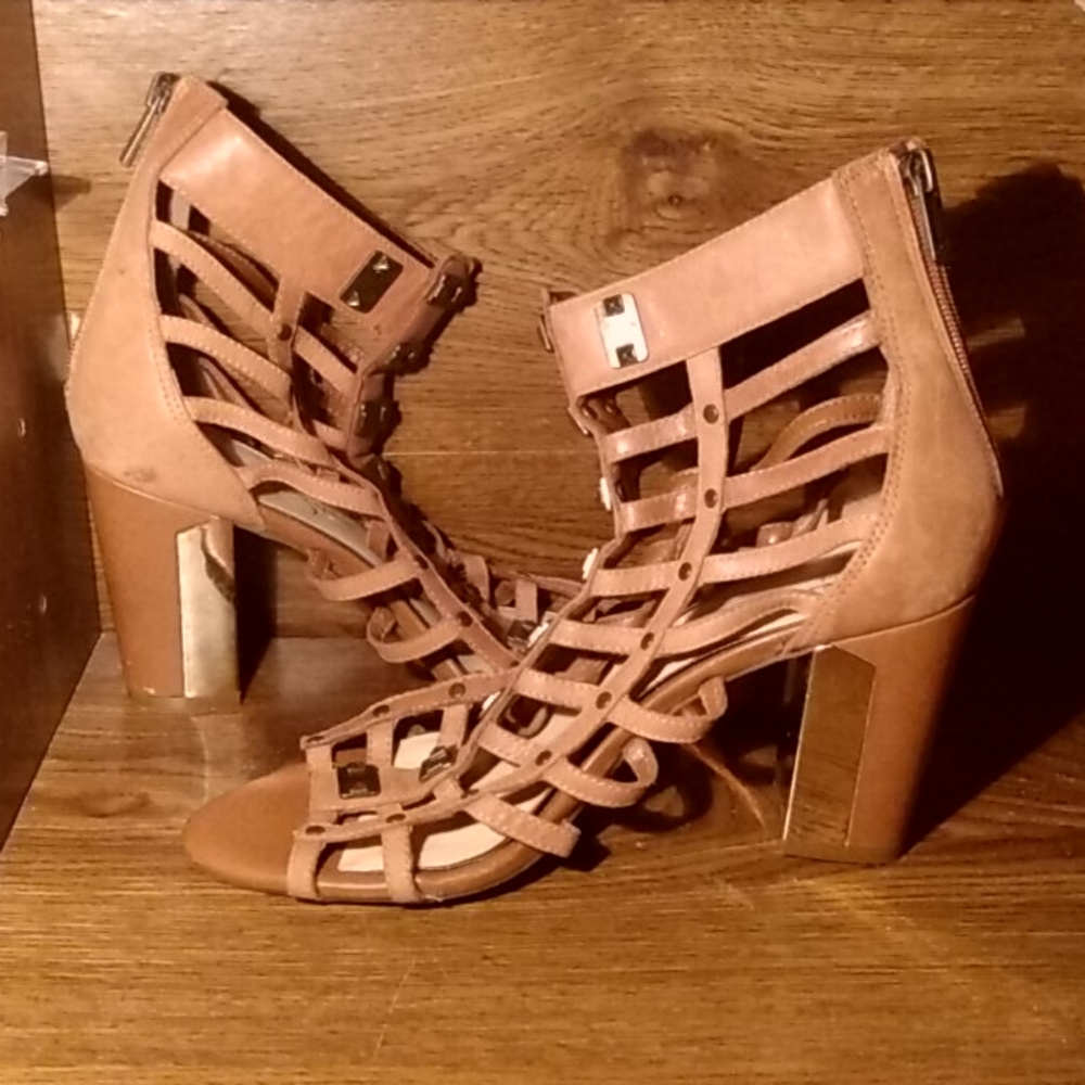 Women's shoes